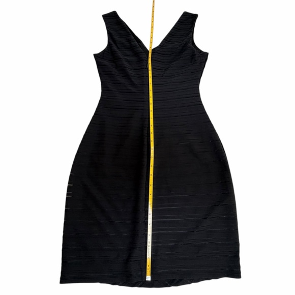 Guess Los Angeles Tonal Chevron V Neck Sheath Little Black Sexy Dress- Size 4 - Picture 12 of 16